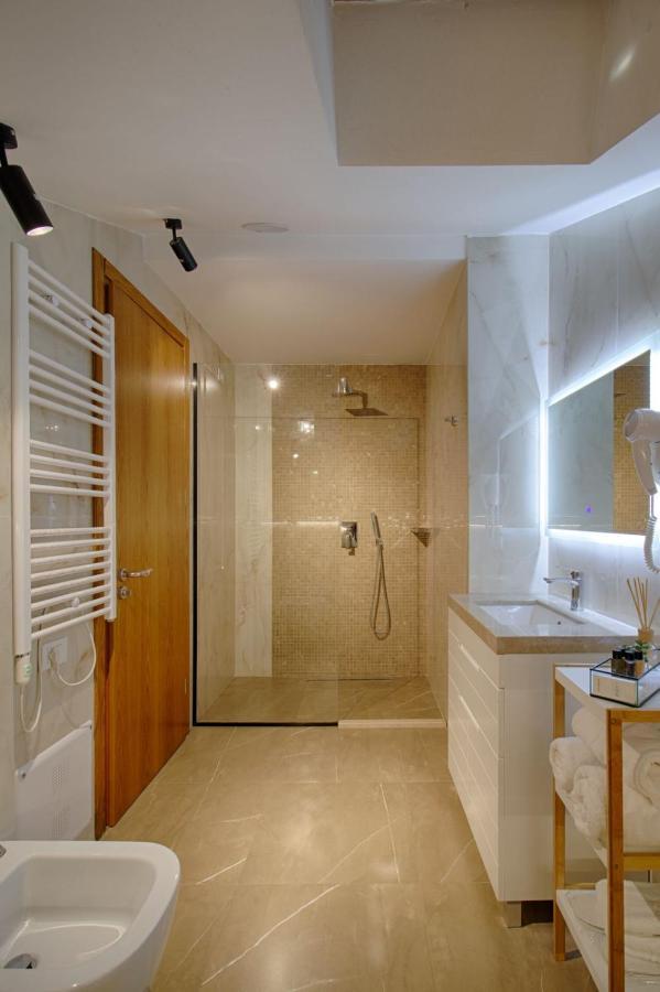 Primo Hotel Tirana Kültér fotó