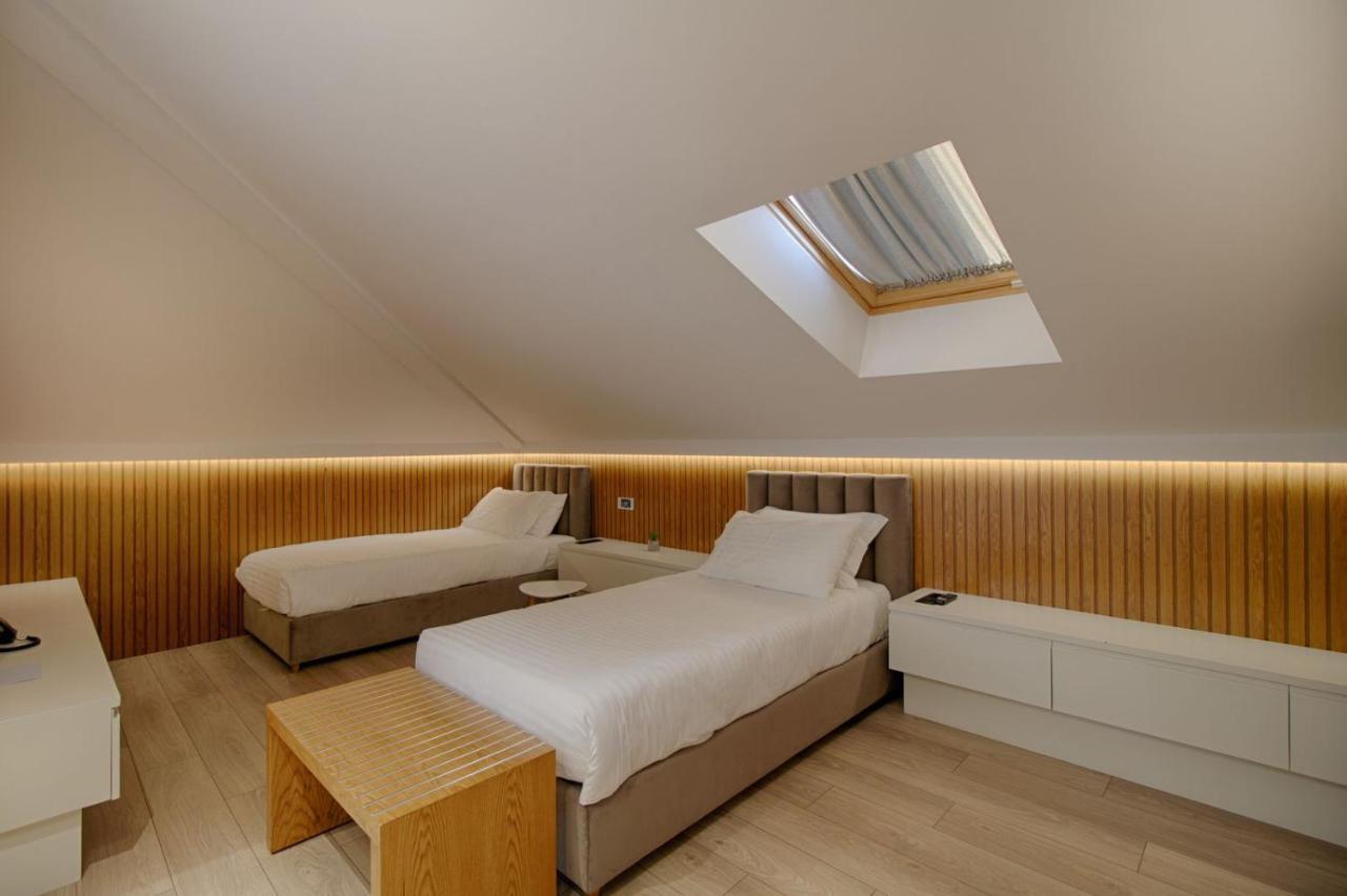 Primo Hotel Tirana Kültér fotó